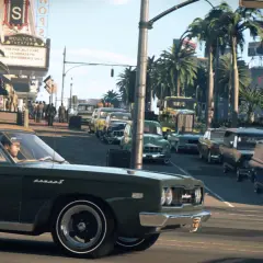 Uliczny ruch w stylu lat 60. z klasycznymi autami, idealny do gry Mafia 3. Wymagania sprzętowe tej gry pozwalają na taką grafikę.