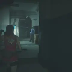 Claire Redfield w czerwonej kamizelce, szukająca wyjścia. Ten **resident evil 6 poradnik** pomoże Ci przetrwać.