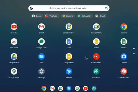 Ekran startowy systemu **Chrome OS** z ikonami aplikacji Google: YouTube, Gmail, Kalendarz, Meet, Chrome, Sklep Play, Dokumenty, Arkusze i inne.