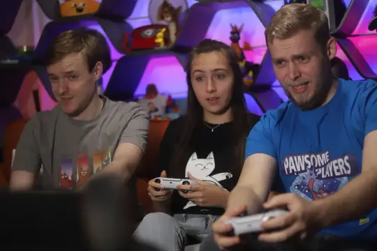 Jak wybrać pad do PS5 do grania solo i w trybie dla dwóch osób?