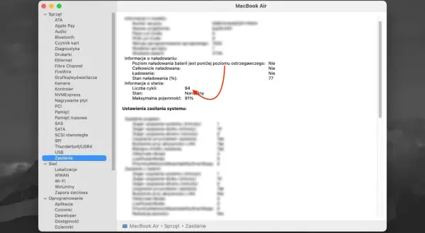 Jak sprawdzić stan baterii w laptopie? Na ekranie MacBook Air w sekcji "Zasilanie" widać informacje o baterii: 91% maksymalnej pojemności, 94 cykle, stan normalny.