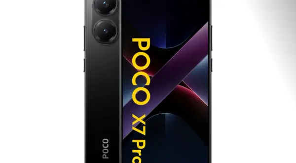 Czarny POCO X7 Pro z podwójnym aparatem, idealny jako pierwszy telefon dla dziecka.