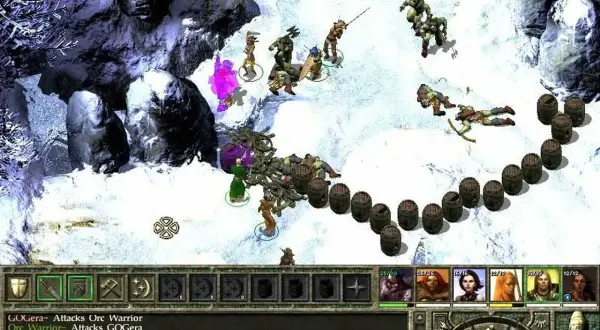 Bitwa w śnieżnym krajobrazie w grze Icewind Dale 2. Bohaterowie walczą z orkami, a na ekranie widać interfejs gry.