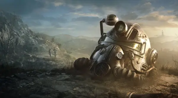 Zniszczony hełm z gry Fallout 76 leży na ziemi. W tle dwójka ludzi idzie w stronę gór. Sprawdź fallout 76 wymagania!