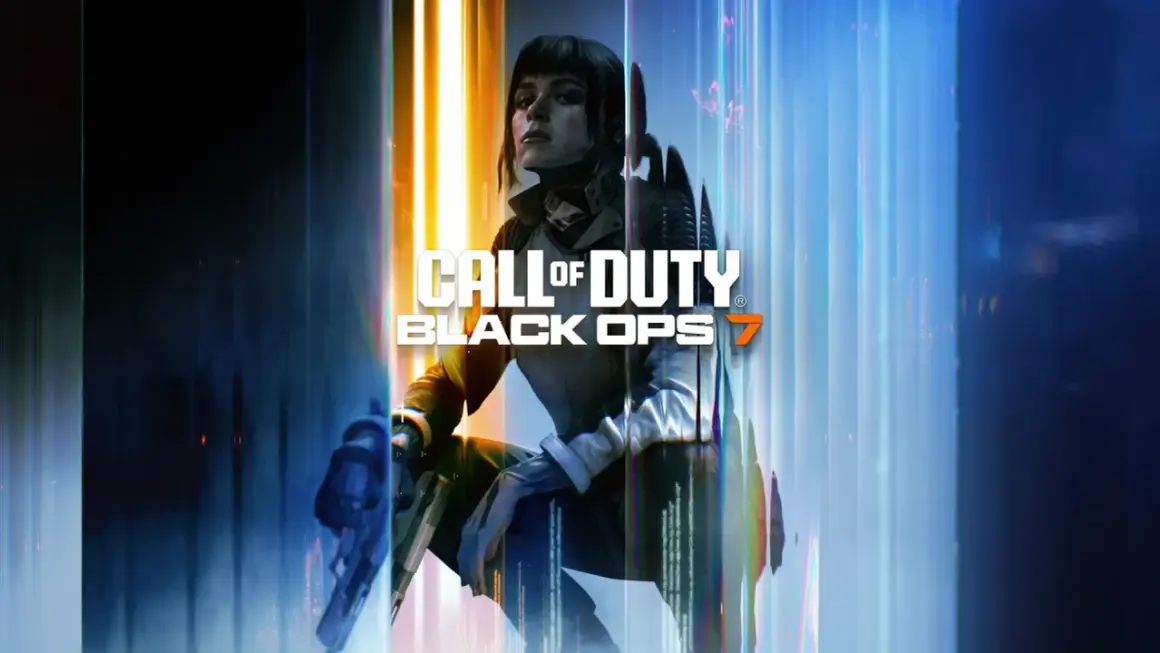 Kobieta w futurystycznym stroju, gotowa do akcji, z bronią w ręku. Tytuł gry Call of Duty Black Ops 7 na tle neonowych świateł.