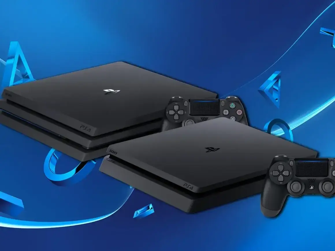 Dwie konsole PS4 Pro i dwa kontrolery DualShock 4 na niebieskim tle z logo PlayStation. Idealne na premierę!
