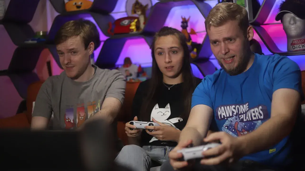 Jak wybrać pad do PS5 do grania solo i w trybie dla dwóch osób?