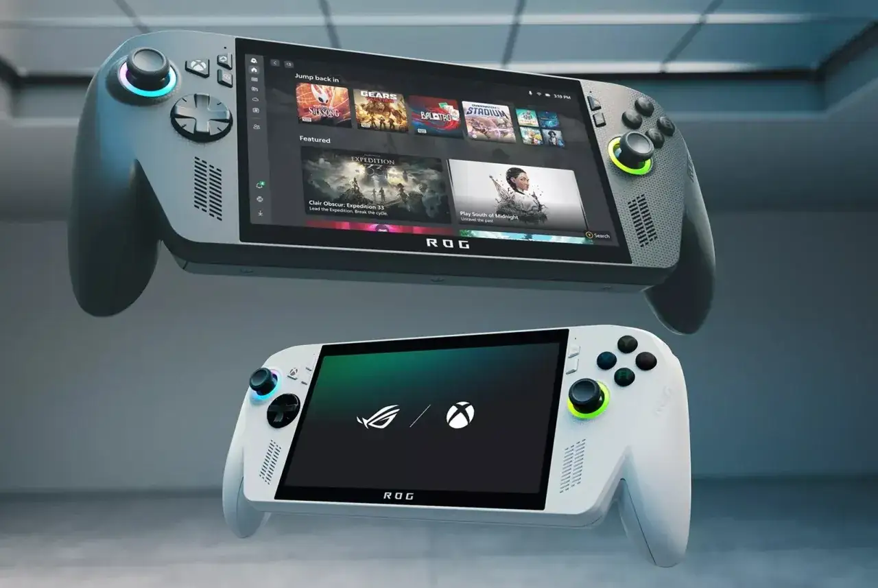 Dwa handheldy ROG, jeden szary, drugi biały, z logo Xbox na ekranie. Kiedy nowy Xbox stanie się przenośny, gry będą wszędzie.