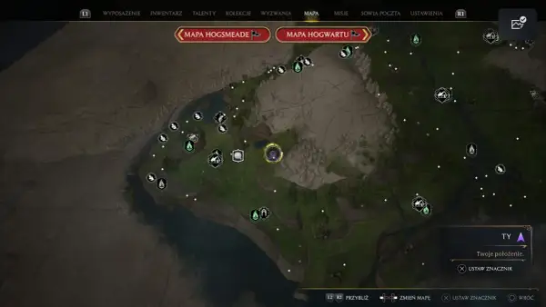 Mapa Hogwarts Legacy pokazuje rozległy teren z rzekami, górami i ikonami wskazującymi miejsca do odkrycia. Widoczne są platformy do lądowania.